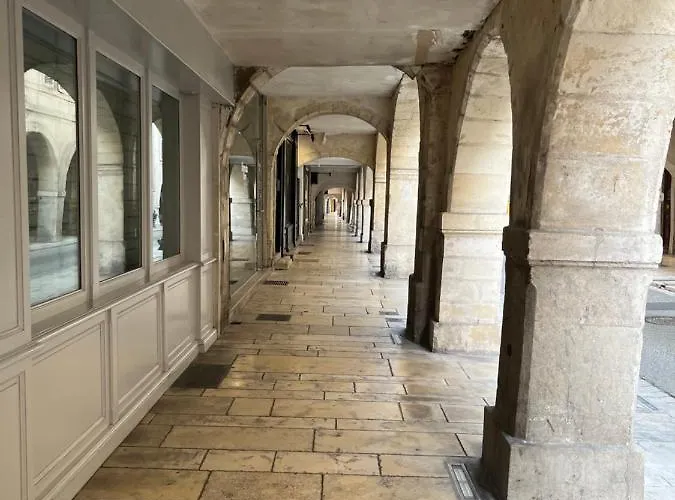 Cosy Avec Terrasse Privee Hypercentre * 拉罗歇尔